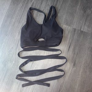 Gymshark poise wrap around bralette black, size S
